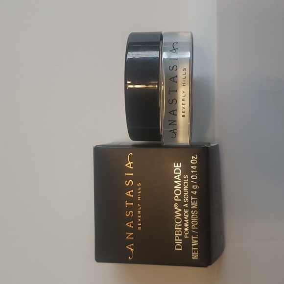 Anastasia Beverly Hills Dipbrow Pomade Medium Brown 4 g - Picture 1 of 5